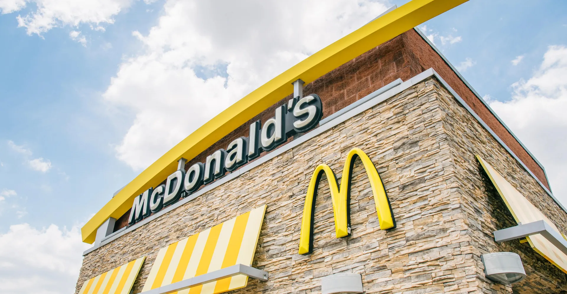 Najbliższy mcdonald’s – znajdź go w kilka kliknięć i maksymalnie wykorzystaj