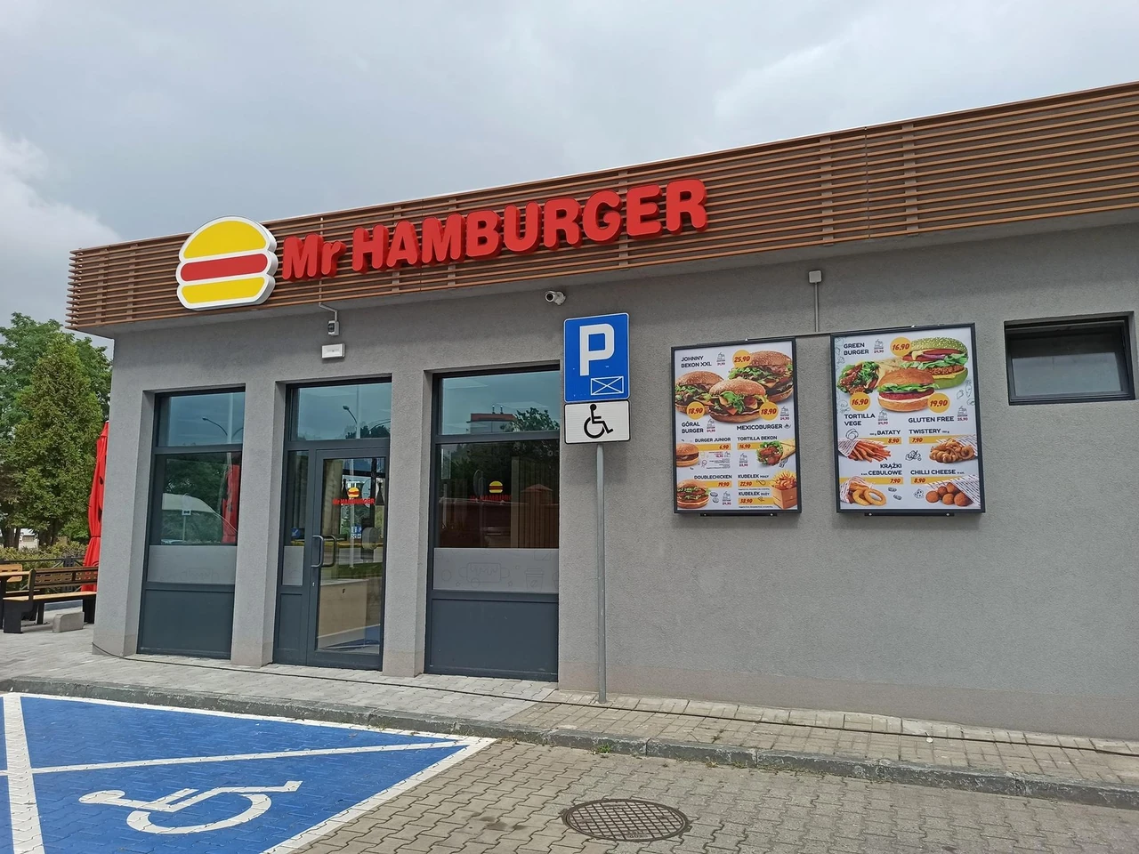 Mr Hamburger – teksańska legenda burgerów, która od 1959 roku smakuje autentyczną wolnością
